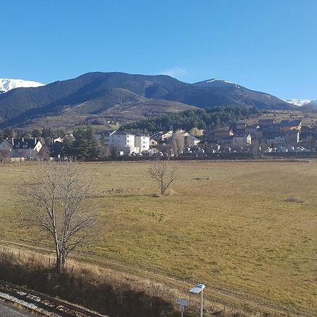 Loft Mansarde Du Train Jaune Avec Vue Sur Les Montagnes Saillagouse Exterior foto