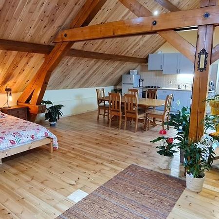 Loft Mansarde Du Train Jaune Avec Vue Sur Les Montagnes Saillagouse Exterior foto