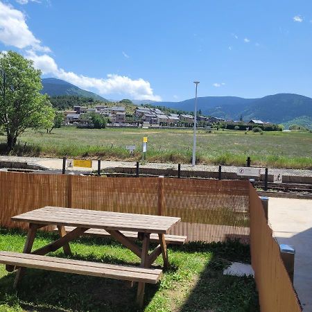 Loft Mansarde Du Train Jaune Avec Vue Sur Les Montagnes Saillagouse Exterior foto