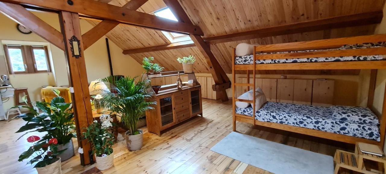 Loft Mansarde Du Train Jaune Avec Vue Sur Les Montagnes Saillagouse Exterior foto